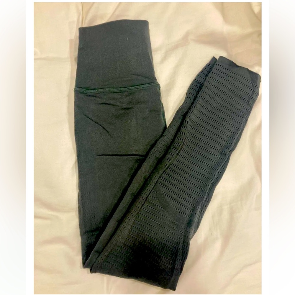 Fabletics Women's Military Green Leggin Size Large